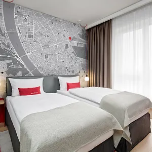 4* Ξενοδοχείο Intercityhotel