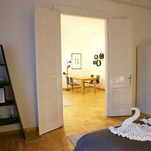 Five Season's Apartman